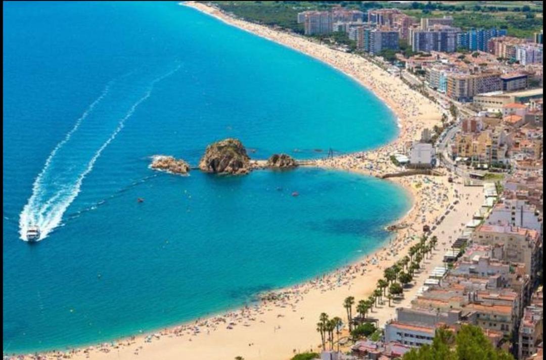 Seahomes Vacations, La Casa Blue Mediterranean Lifestyle Бланес Екстер'єр фото