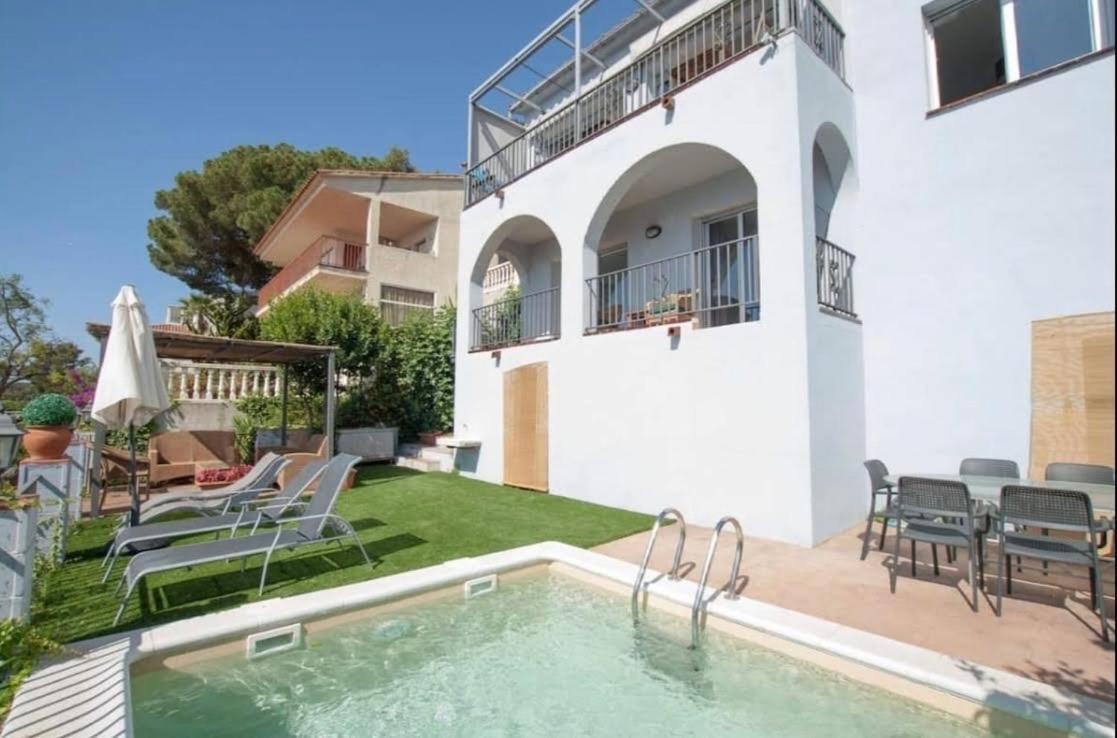 Seahomes Vacations, La Casa Blue Mediterranean Lifestyle Бланес Екстер'єр фото