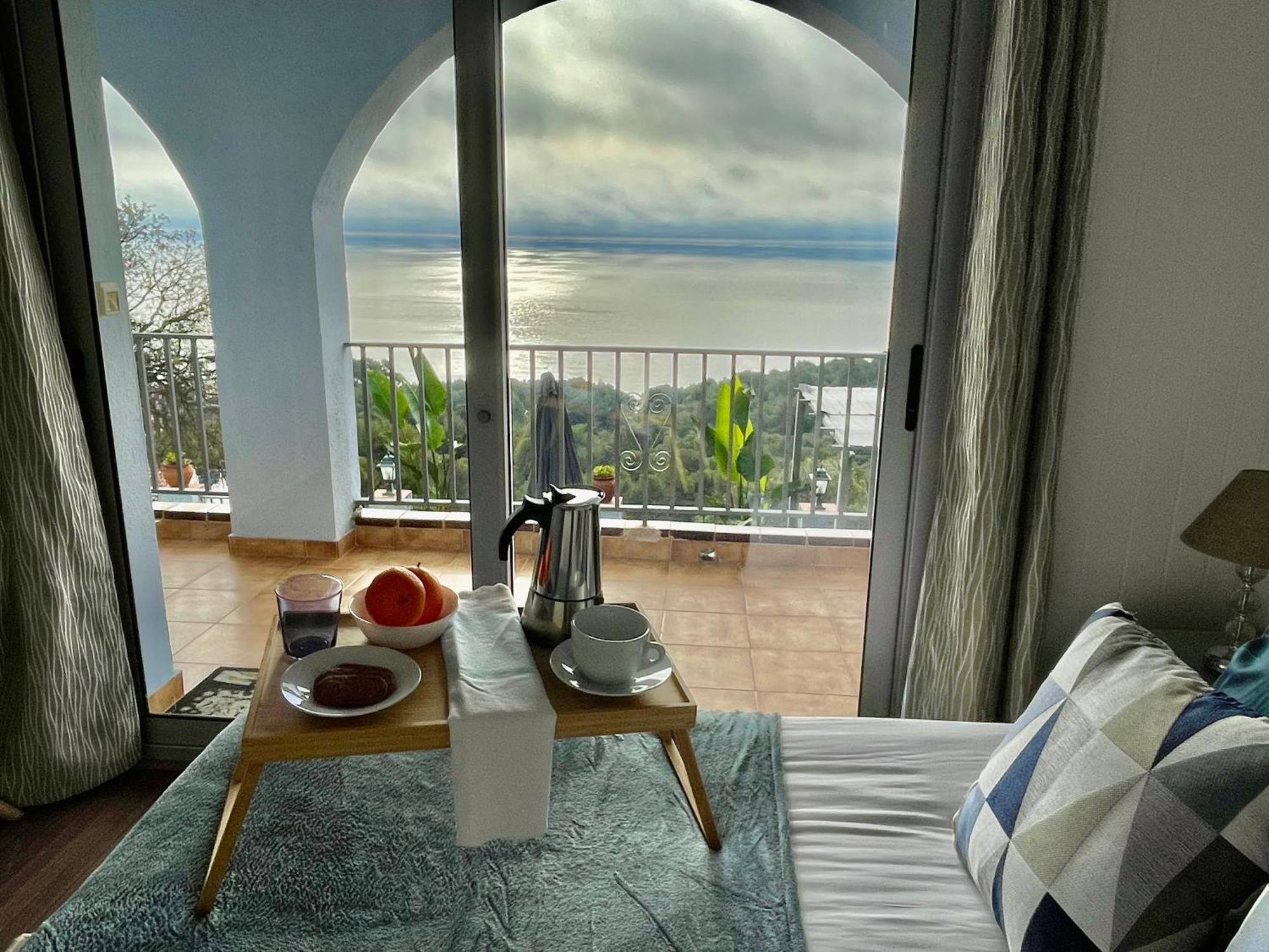 Seahomes Vacations, La Casa Blue Mediterranean Lifestyle Бланес Екстер'єр фото