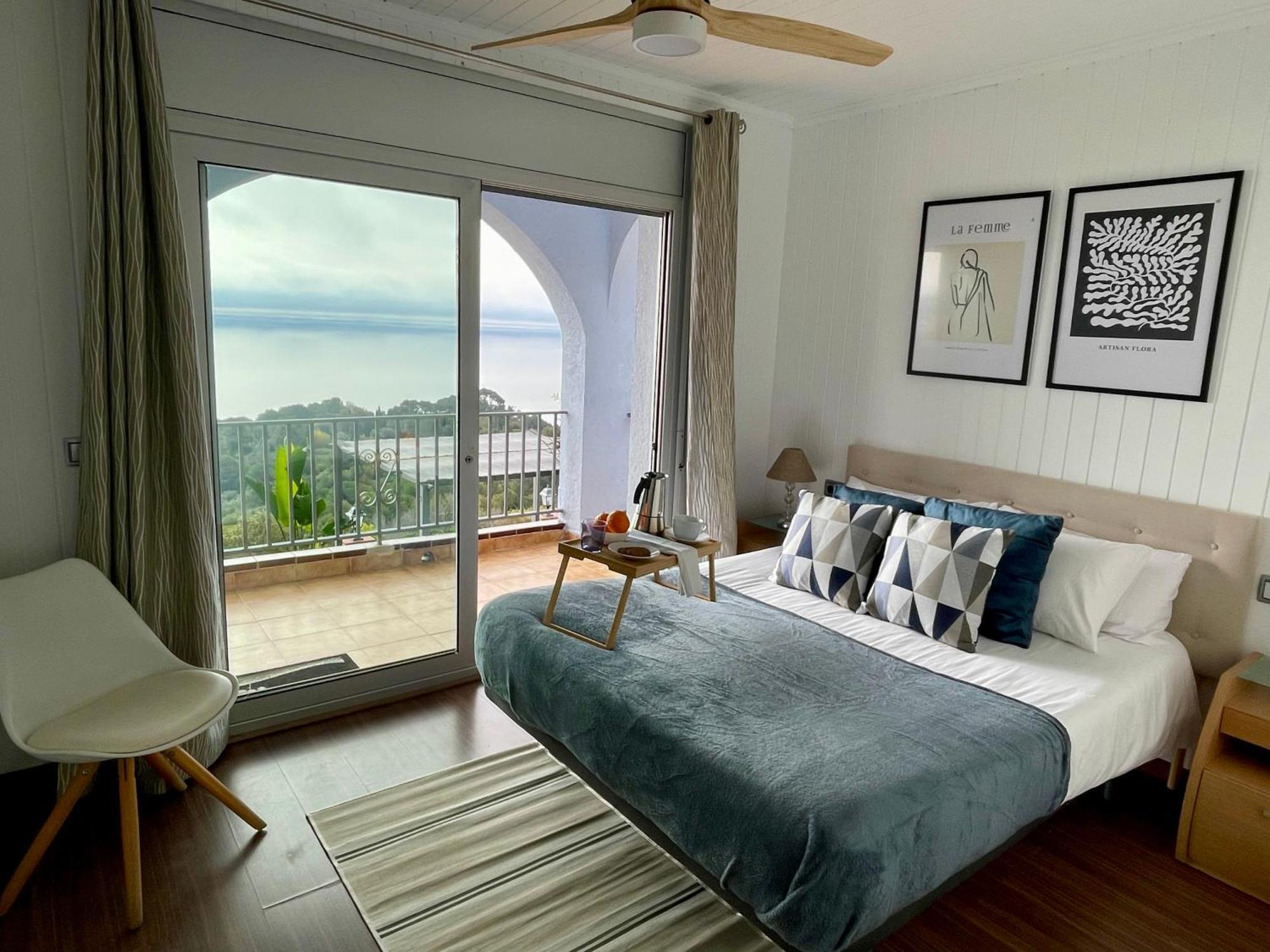Seahomes Vacations, La Casa Blue Mediterranean Lifestyle Бланес Екстер'єр фото