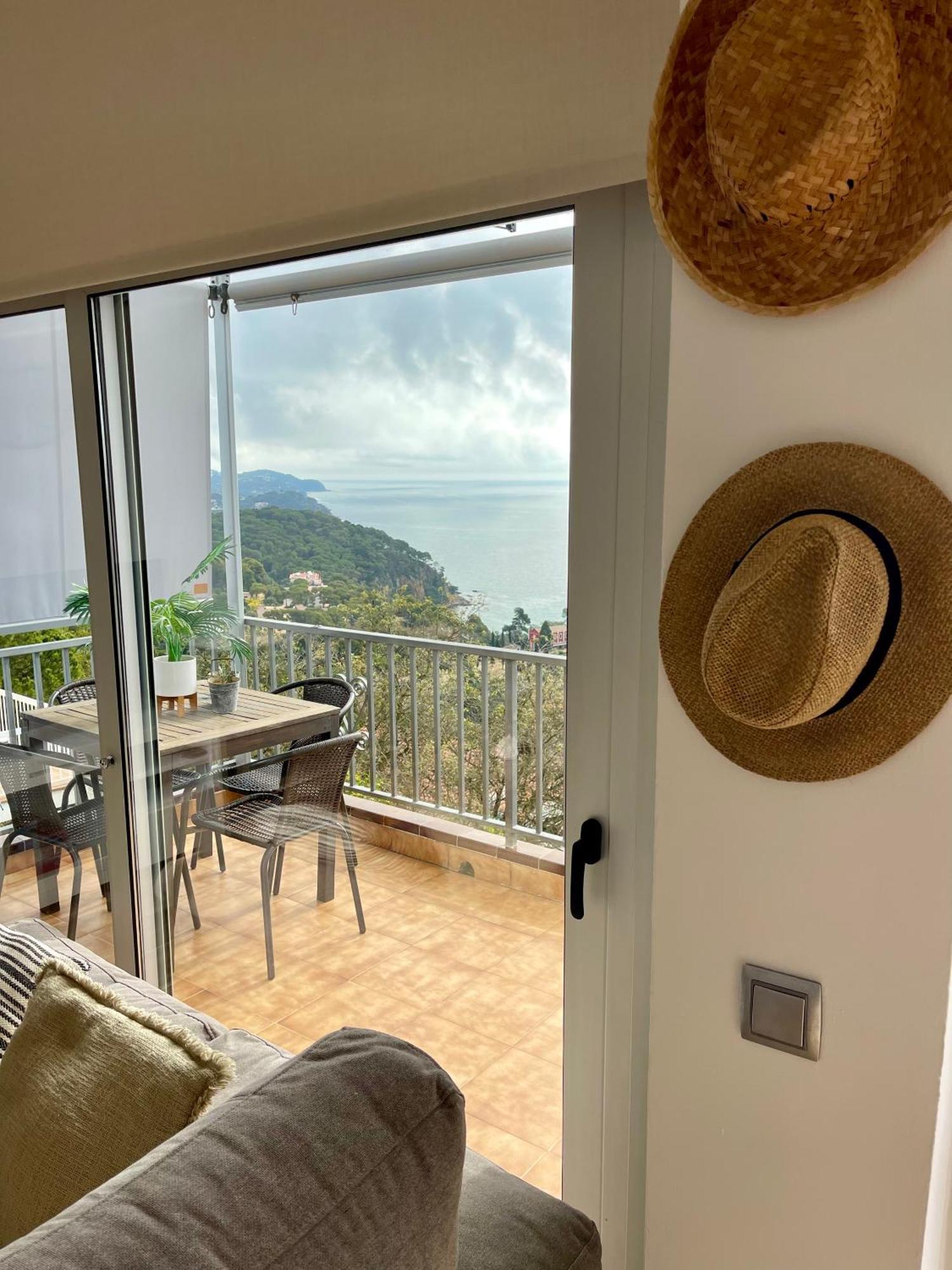 Seahomes Vacations, La Casa Blue Mediterranean Lifestyle Бланес Екстер'єр фото