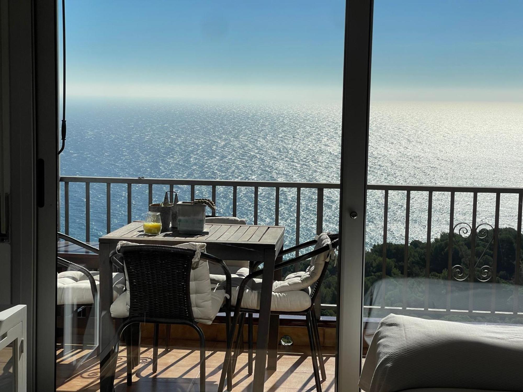 Seahomes Vacations, La Casa Blue Mediterranean Lifestyle Бланес Екстер'єр фото