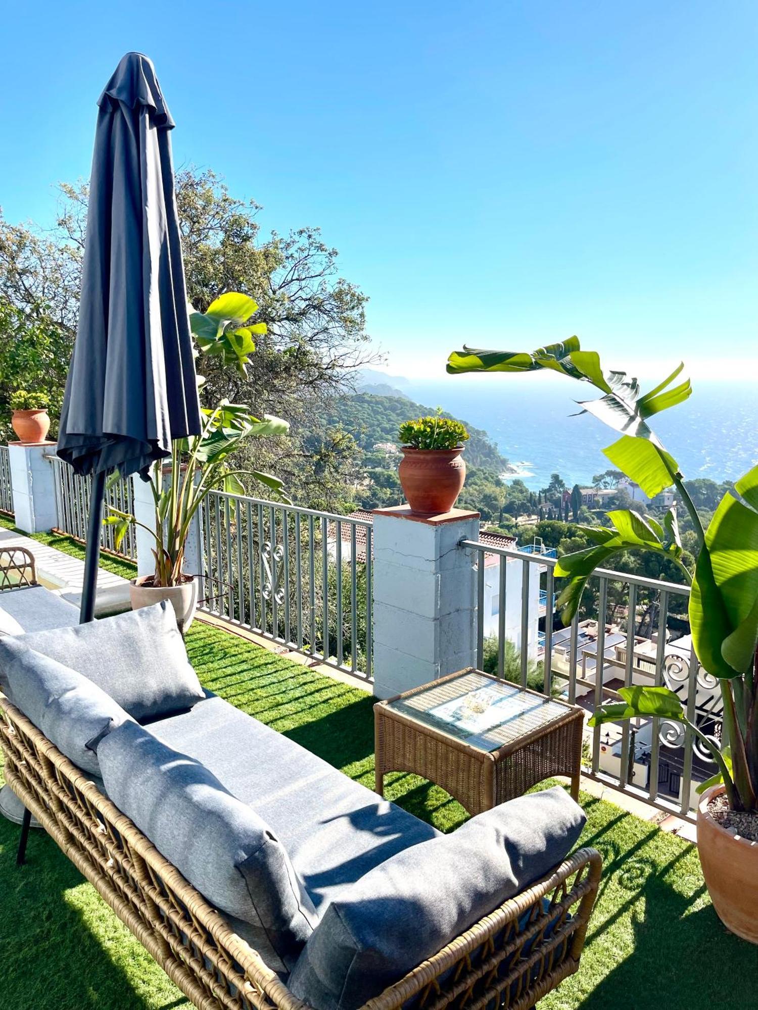 Seahomes Vacations, La Casa Blue Mediterranean Lifestyle Бланес Екстер'єр фото