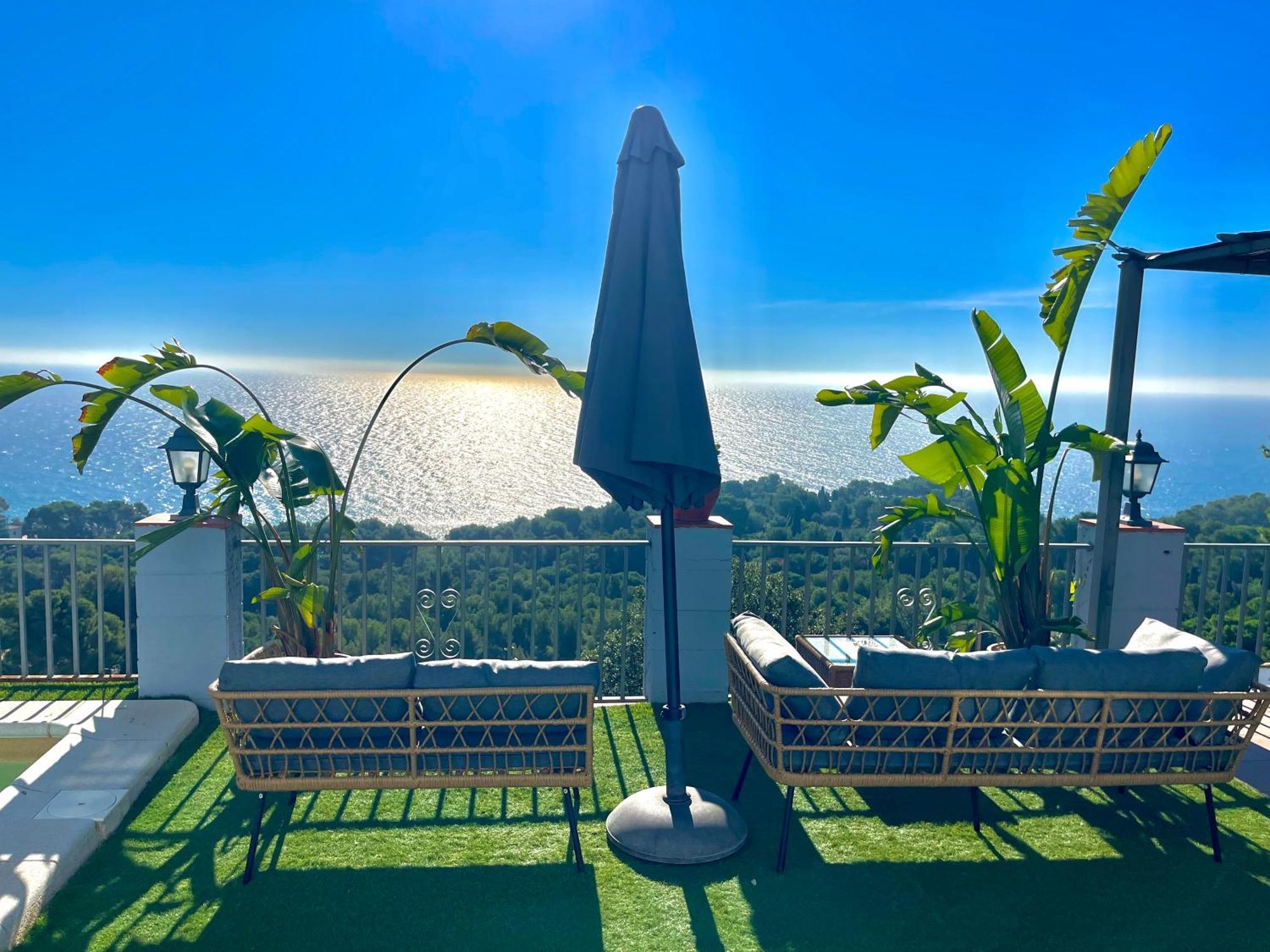 Seahomes Vacations, La Casa Blue Mediterranean Lifestyle Бланес Екстер'єр фото