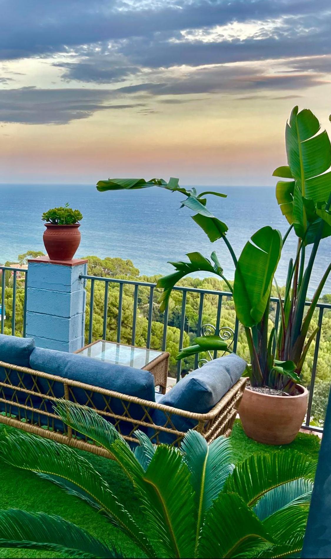 Seahomes Vacations, La Casa Blue Mediterranean Lifestyle Бланес Екстер'єр фото