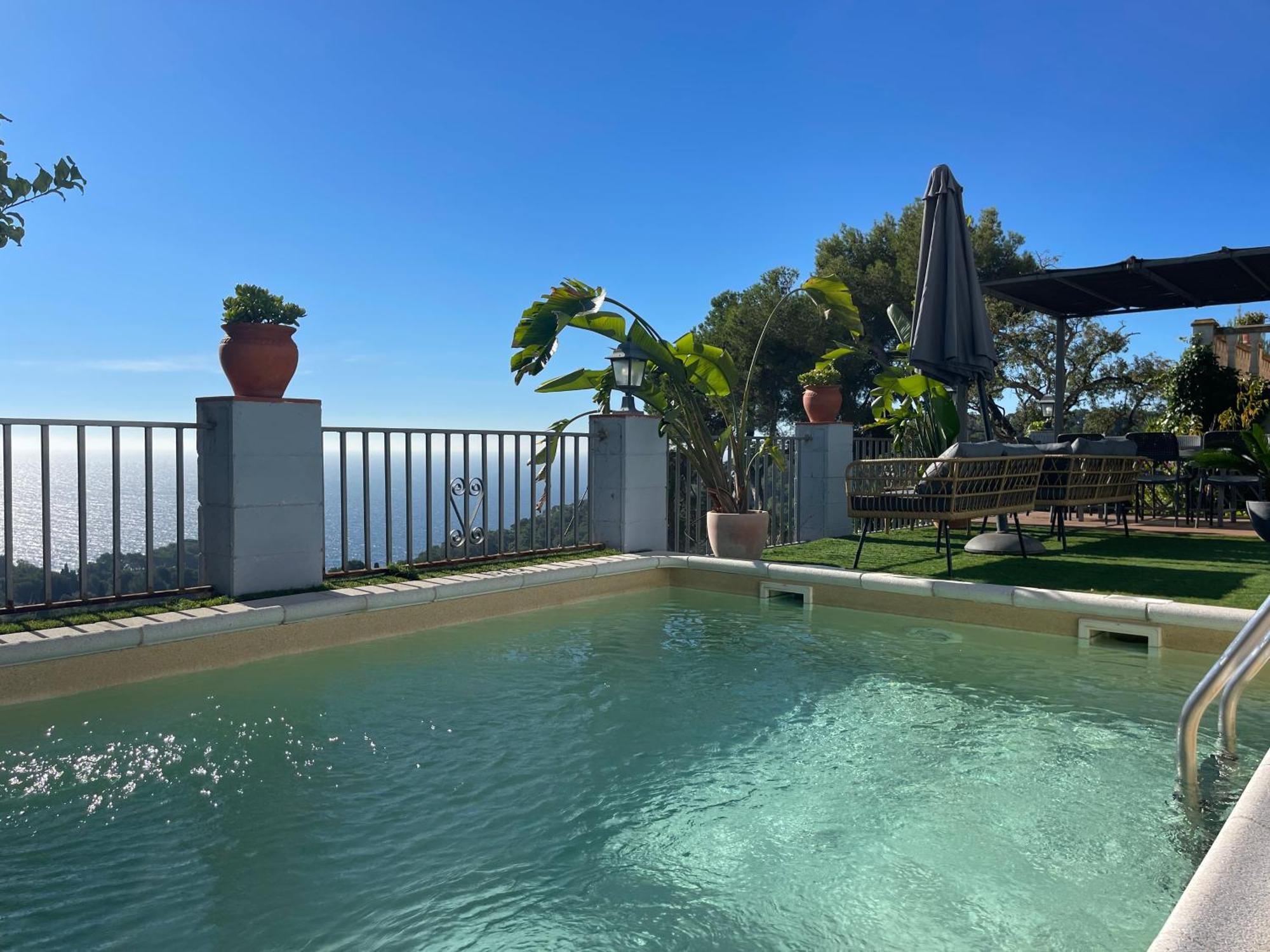 Seahomes Vacations, La Casa Blue Mediterranean Lifestyle Бланес Екстер'єр фото