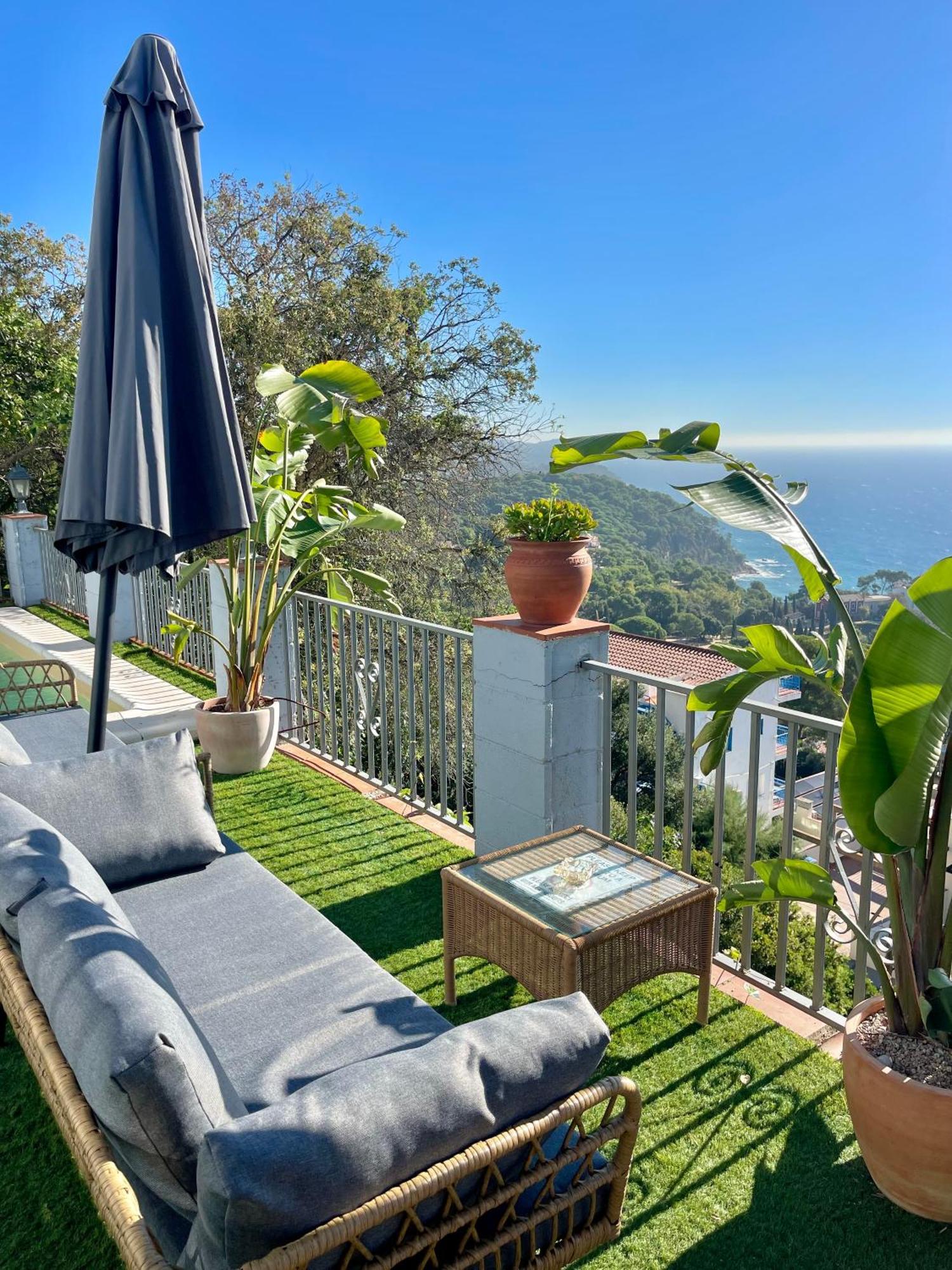 Seahomes Vacations, La Casa Blue Mediterranean Lifestyle Бланес Екстер'єр фото