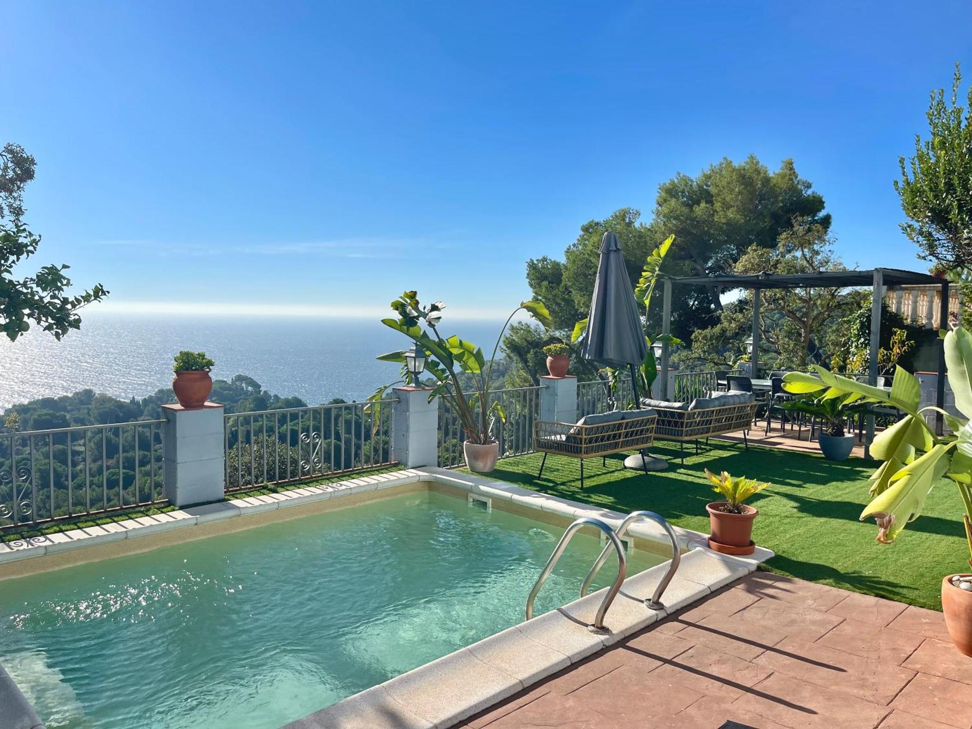 Seahomes Vacations, La Casa Blue Mediterranean Lifestyle Бланес Екстер'єр фото